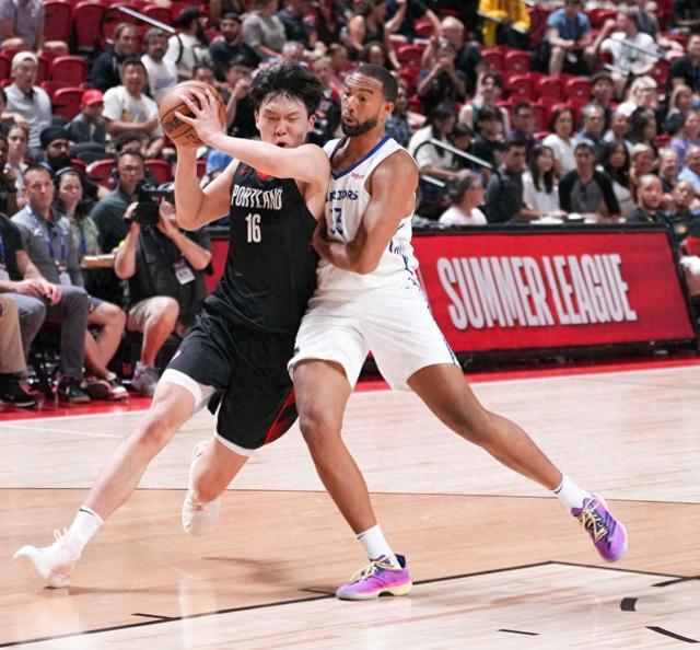 纵览快评｜杨瀚森夏联惊艳首秀，NBA之路依然需要耐心和时间